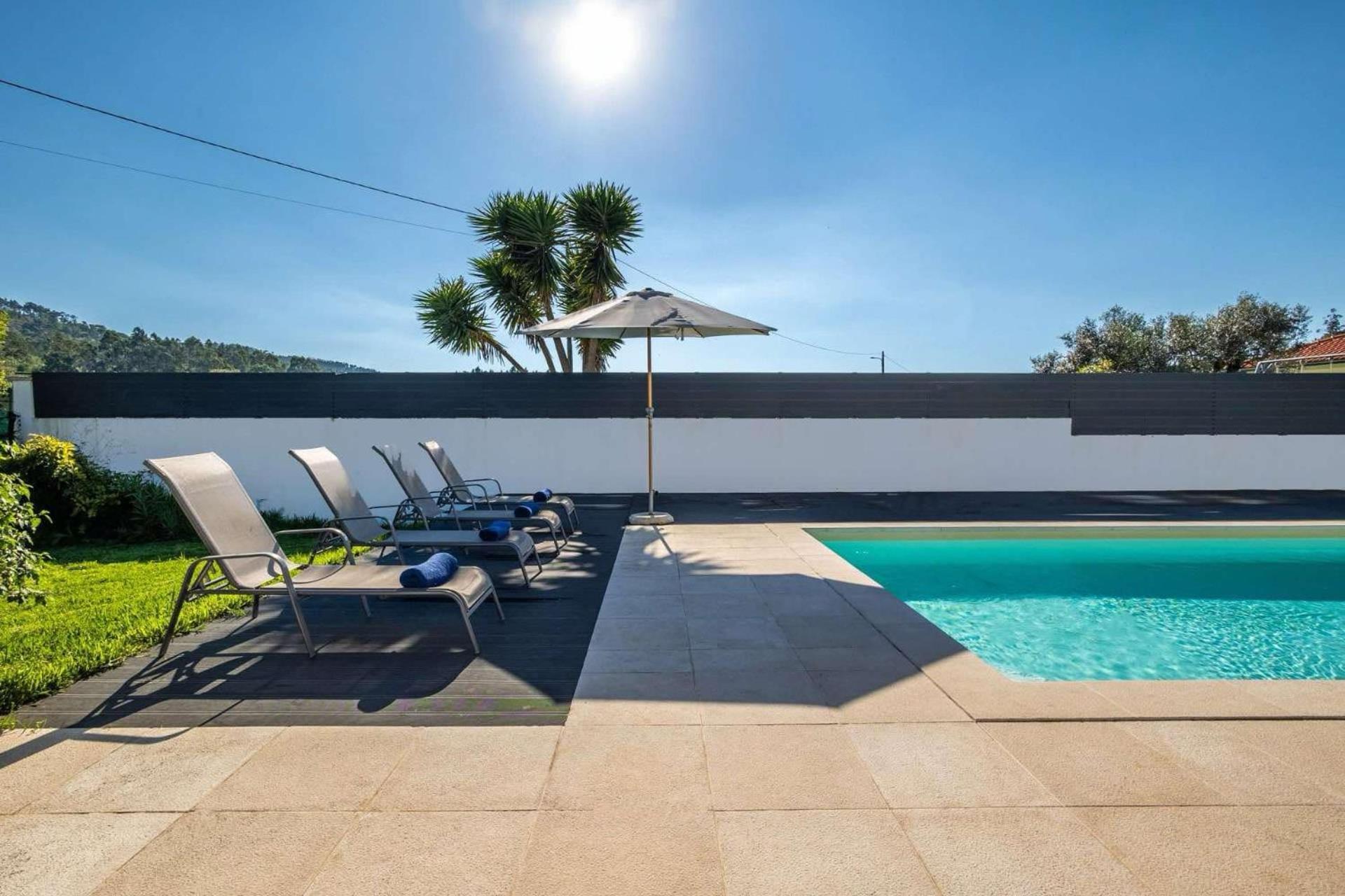 Villa Coral - Private Large Pool & Garden Famalicao Exterior photo